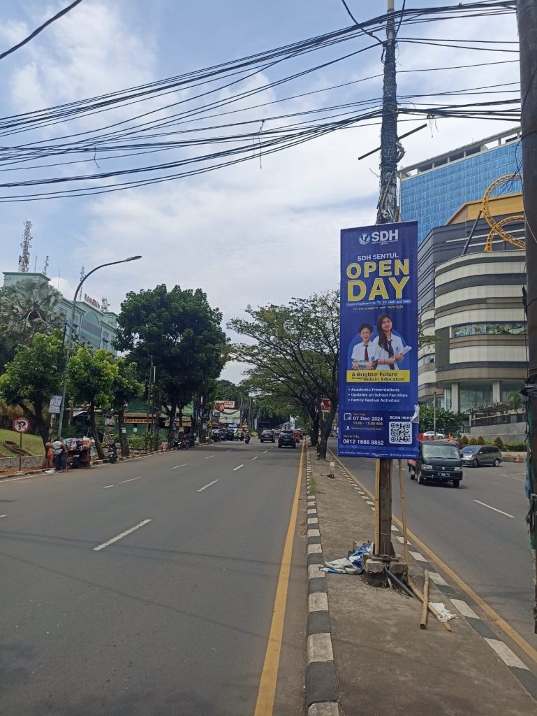 Contoh ukuran banner untuk pameran pendidikan.